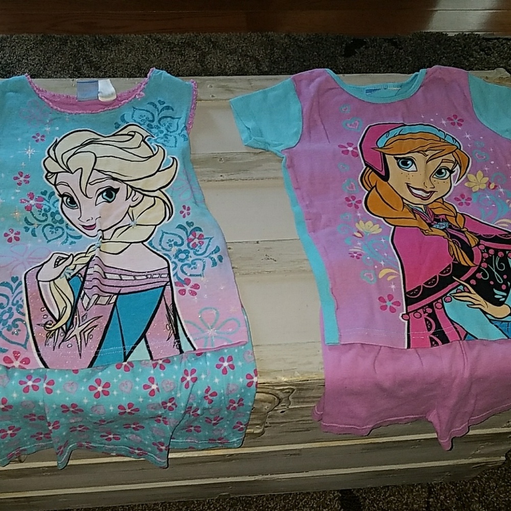 Girls size 10 elsa and anna pjs